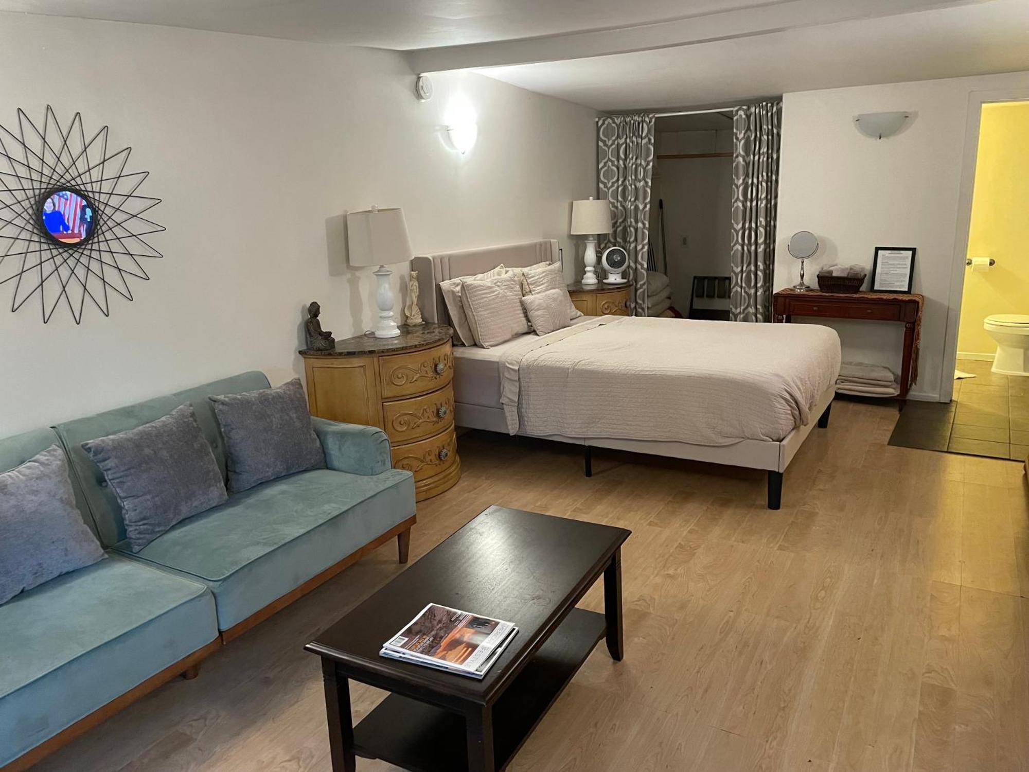 Guest House Near Universal Studios Лос-Анджелес Экстерьер фото